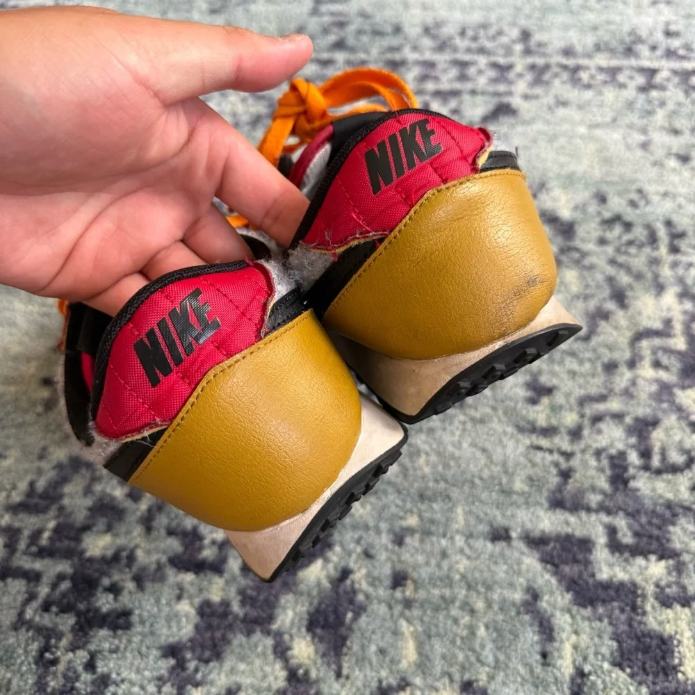 Women’s NIKE Daybreak Qs University Gold, Red, and Suede Sz 9 Sneaker CQ7619-700 - Picture 3 of 8